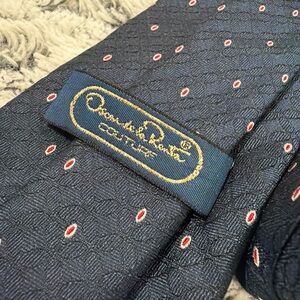 Oscar de la Renta Couture Navy Tie 100% Silk